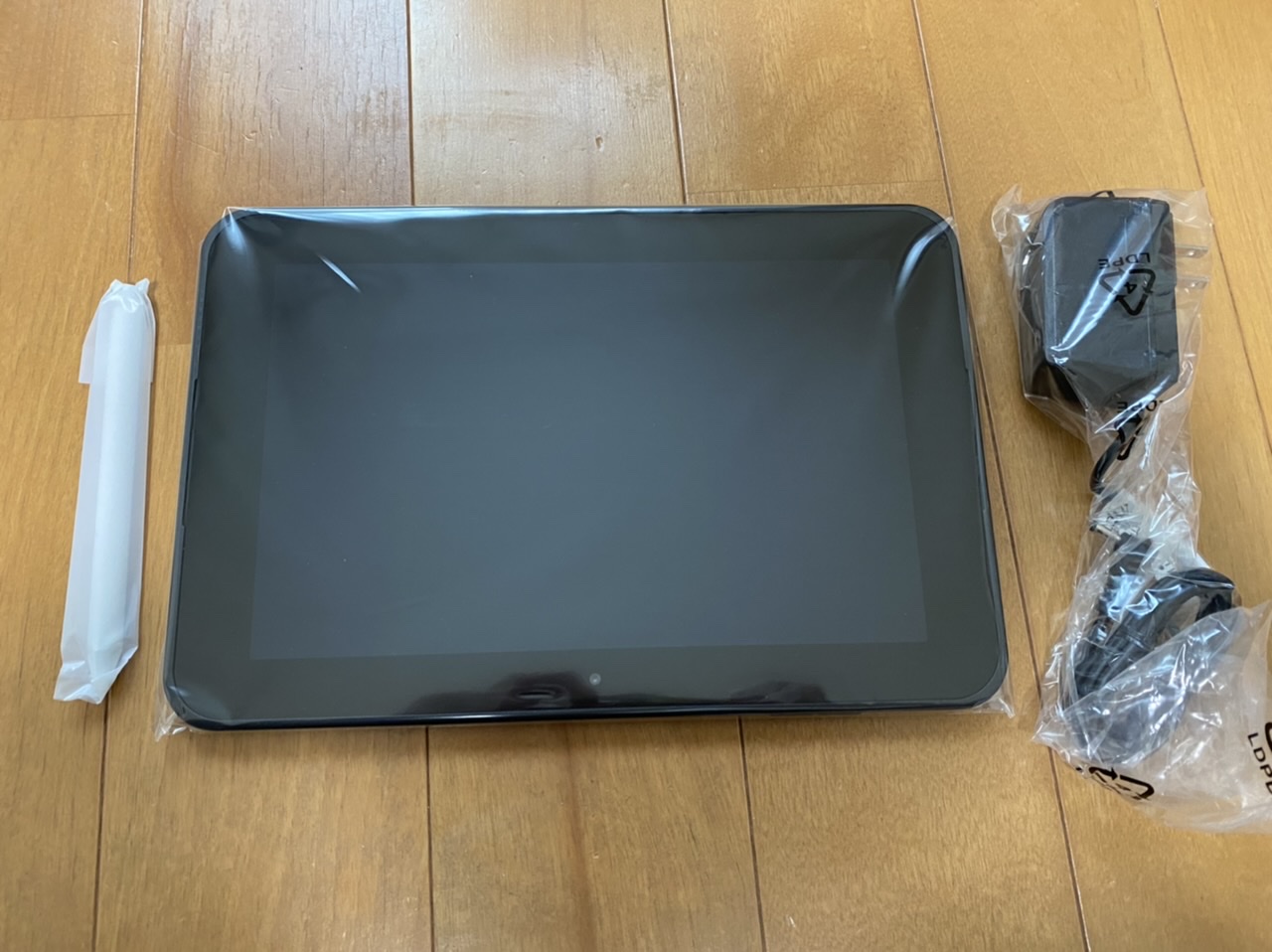 タブレット本体の同梱物のペンやACアダプタ